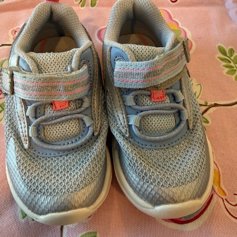 Stride Rite Stretch Ian Sporty Sneakers 6T VGUC